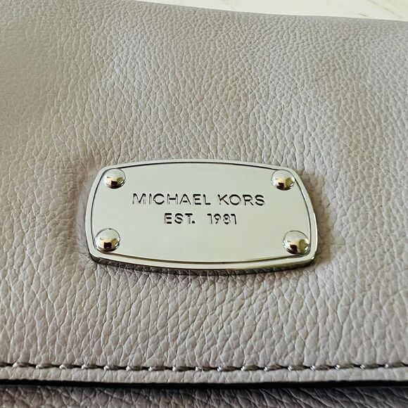 MICHAEL KORS Jet Set Chain Pearl Grey Leather Small Shoulder Flap Shoulder Bag - Picture 3 of 8